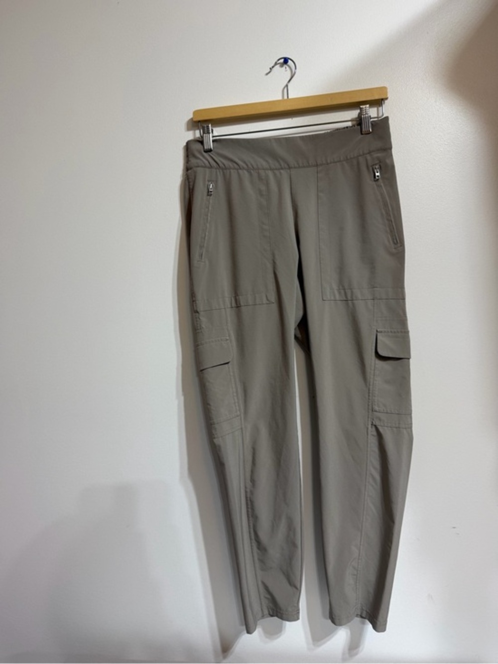 Athleta Trekkie Utility Cargo Hiking Pants Stone Gray Size 8